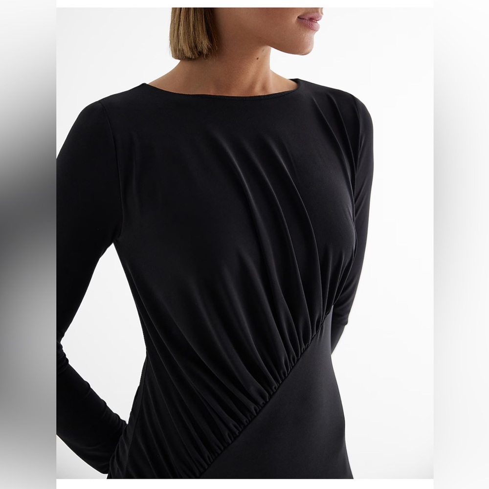 π© SOLD - Express Pleated Long Sleeve Cocktail Gown - Picture 5 of 7